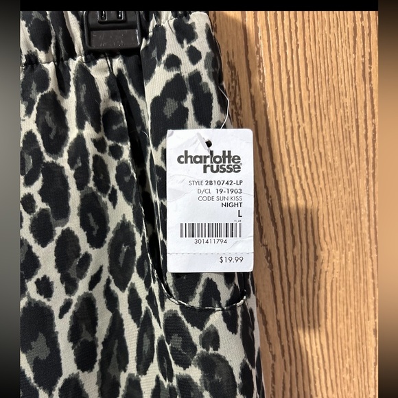NWT Charlotte Russe dressy pants in a size Large - Picture 3 of 4